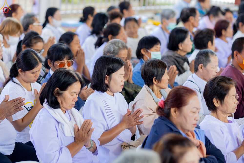 ภาพ No.293307:วันที่ 12 มกราคม พ.ศ. 2569 พิธีทอดผ้าป่าทำนุบำรุงศาสนสถาน ณ วัดพรสวรรค์ อ.สองพี่น้อง จ.สุพรรณบุรี ในโครงการธรรมยาตรา กตัญญูบูชา มหาปูชนียาจารย์ พระมงคลเทพมุนี(สด จนฺทสโร) พระผู้ปราบมาร อนุสรณ์สถาน 7 แห่ง ปีที่ 14