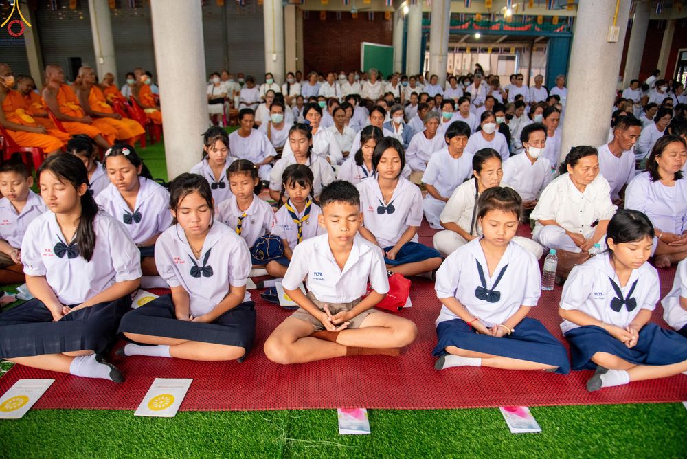 ภาพ No.301269:วันที่ 22 มกราคม พ.ศ. 2569 พิธีทอดผ้าป่าทำนุบำรุงศาสนสถาน ณ วัดใหม่พิบูลย์ผล อ.สองพี่น้อง จ.สุพรรณบุรี ในโครงการธรรมยาตรา กตัญญูบูชา มหาปูชนียาจารย์ พระมงคลเทพมุนี(สด จนฺทสโร) พระผู้ปราบมาร อนุสรณ์สถาน 7 แห่ง ปีที่ 14