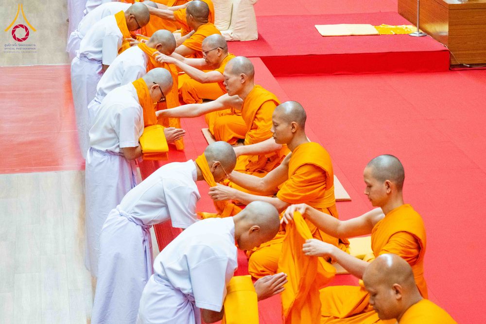 ภาพ No.319526:วันเสาร์ที่ 4 เมษายน พ.ศ.2569 พิธีขอขมา มอบผ้าไตร และถวายบาตรแด่นาคธรรมทายาท ในโครงการบรรพชาสามเณรฟื้นฟูพระพุทธศาสนาทั่วไทย โครงการหน่อแก้วเปรียญธรรม รุ่นที่ 14 โครงการสามเณรยุวธรรมทายาท รุ่นที่ 34 โครงการสามเณรมัชฌิมธรรมทายาท รุ่นที่ 30 ณ สภาธรรมกายสากล