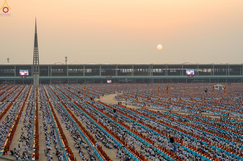 ภาพ No.324105:วันที่ 22 เมษายน พ.ศ.2569 (วันคุ้มครองโลก) พิธีถวายมหาสังฆทาน 40,000 กว่าวัดทั่วประเทศ ณ ลานธรรม พระมหาธรรมกายเจดีย์ วัดพระธรรมกาย