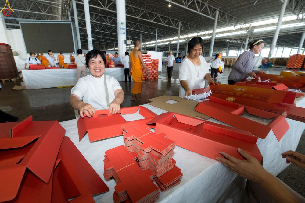 ภาพ No.320483:วันที่ 10 เมษายน พ.ศ.2569 การเตรียมกล่องไทยธรรม เพื่องานถวายมหาสังฆทาน 40,000 กว่าวัดทั่วประเทศ วันคุ้มครองโลก 22 เมษายน พ.ศ.2569 วัดพระธรรมกาย