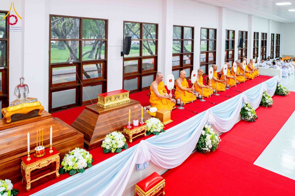 ภาพ No.314446:วันพฤหัสบดีที่ 19 มีนาคม พ.ศ. 2569 พิธีบำเพ็ญกุศล คุณพ่อณรงค์ จินตมากุล โยมบิดา พระครูปลัดรัตนวีรวัฒน์ (รังสฤษดิ์ อิทฺธิจินตโก) ที่ปรึกษาเจ้าคณะจังหวัดปทุมธานี เจ้าอาวาสวัดพระธรรมกาย  ณ ห้องปลูกศรัทธา 2 วัดพระธรรมกาย ปทุมธานี