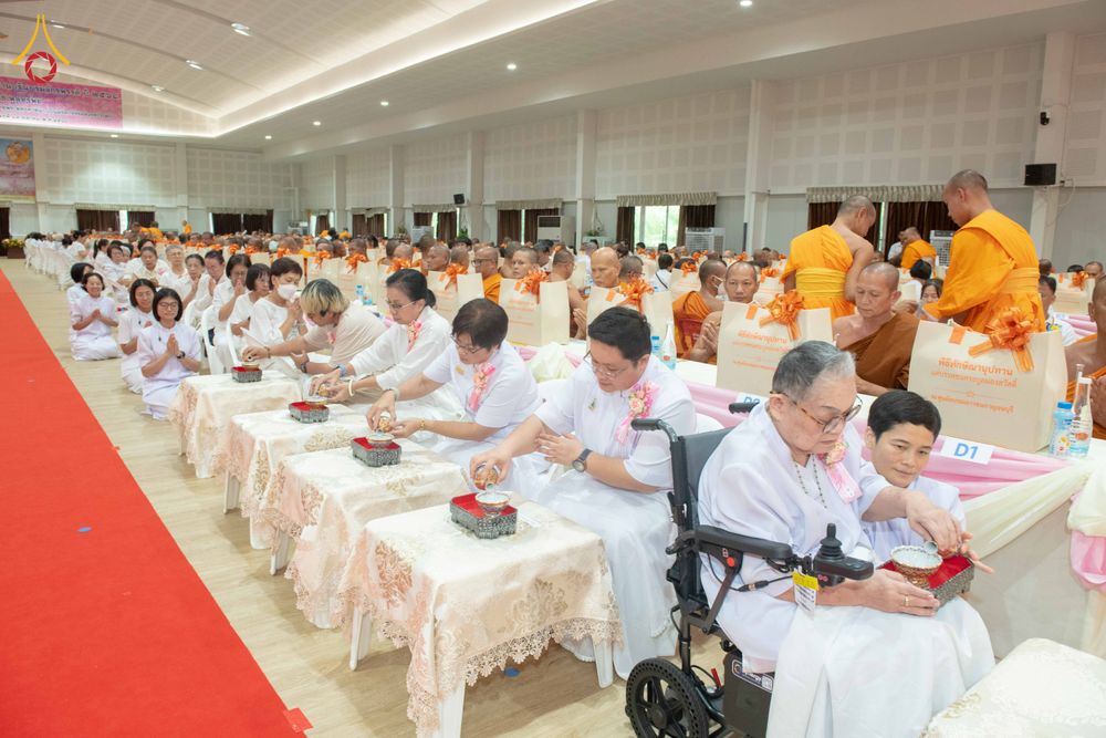 ภาพ No.342714:วันเสาร์ที่ 8 สิงหาคม พ.ศ. 2569  พิธีทักษิณานุปทาน แด่บรรพชนตระกูลผ่องสวัสดิ์และหมู่ญาติที่ล่วงลับไปแล้ว ครั้งที่ 21 ณ พระมหาเจดีย์ทัตตชีโว ศูนย์อบรมเยาวชนกาญจนบุรี