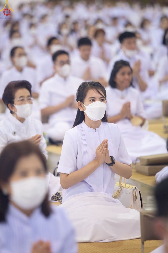 ภาพ No.86945:พิธีตักบาตร , พิธีบูชาข้าวพระ , พิธีจุดเทียนใจ ไฟนิรันดร์ อนันตชัย ในวันอาทิตย์ต้นเดือน 3 กันยายน พ.ศ. 2566 ณ วัดพระธรรมกาย