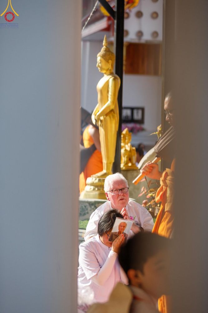 ภาพ No.193364:พิธีต้อนรับพระธรรมยาตรา ณ อนุสรณ์สถาน สถานที่เกิดในเพศสมณะ วัดสองพี่น้อง อำเภอสองพี่น้อง จังหวัดสุพรรณบุรี ในโครงการธรรมยาตรา กตัญญูบูชา มหาปูชนียาจารย์ พระมงคลเทพมุนี(สด จนฺทสโร) พระผู้ปราบมาร อนุสรณ์สถาน 7 แห่ง ปีที่ 13 วันที่ 11 มกราคม พ.ศ. 2568