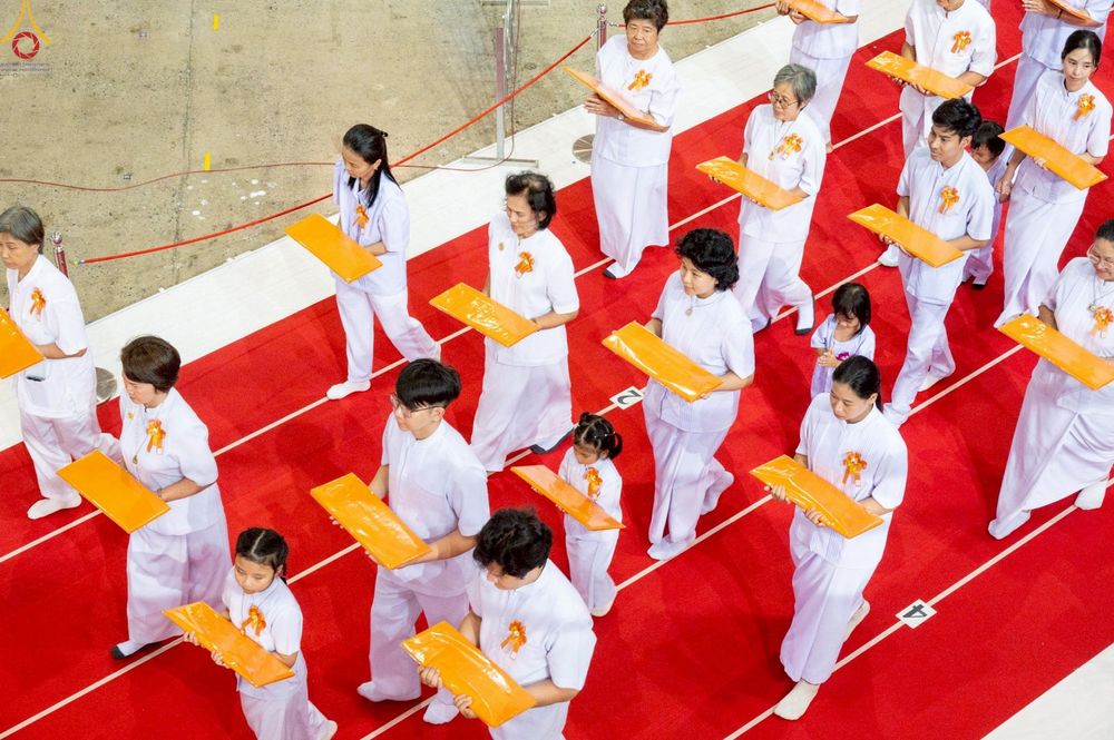 ภาพ No.251664:วันที่ 10 ตุลาคม พ.ศ. 2568 พิธีทอดผ้าป่าสมทบกฐินวัดพระธรรมกาย และสมทบกฐิน 30,000 กว่าวัดทั่วประเทศ ครั้งที่ 3 ณ สภาธรรมกายสากล วัดพระธรรมกาย