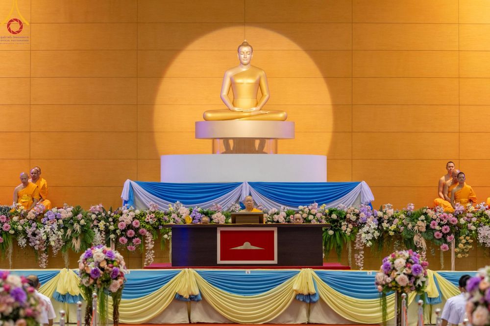 ภาพ No.139171:พิธีตักบาตร , พิธีบูชาข้าวพระ ณ ห้องแก้วสารพัด 1 สภาธรรมกายสากล วัดพระธรรมกาย วันอาทิตย์ต้นเดือนที่ 2 มิถุนายน พ.ศ. 2567