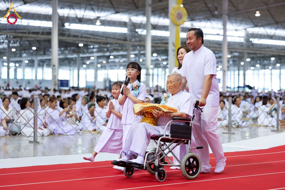 ภาพ No.264571:วันอาทิตย์ที่ 2 พฤศจิกายน พ.ศ. 2568 พิธีทอดกฐินสามัคคี ณ สภาธรรมกายสากล วัดพระธรรมกาย