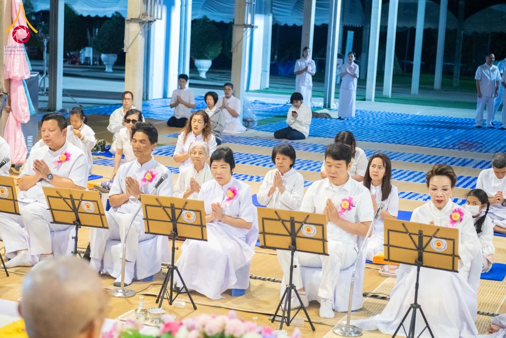 ภาพ No.288059:วันที่ 4 มกราคม พ.ศ. 2569 พิธีถวายภัตตาหารเป็นสังฆทาน แด่พระธรรมยาตรา ในโครงการธรรมยาตรา กตัญญูบูชา มหาปูชนียาจารย์ พระมงคลเทพมุนี(สด จนฺทสโร) พระผู้ปราบมาร อนุสรณ์สถาน 7 แห่ง ปีที่ 14 ณ อนุสรณ์สถานมหาวิหารพระมงคลเทพมุนี (โลตัสแลนด์) อ.สองพี่น้อง จ.สุพรร