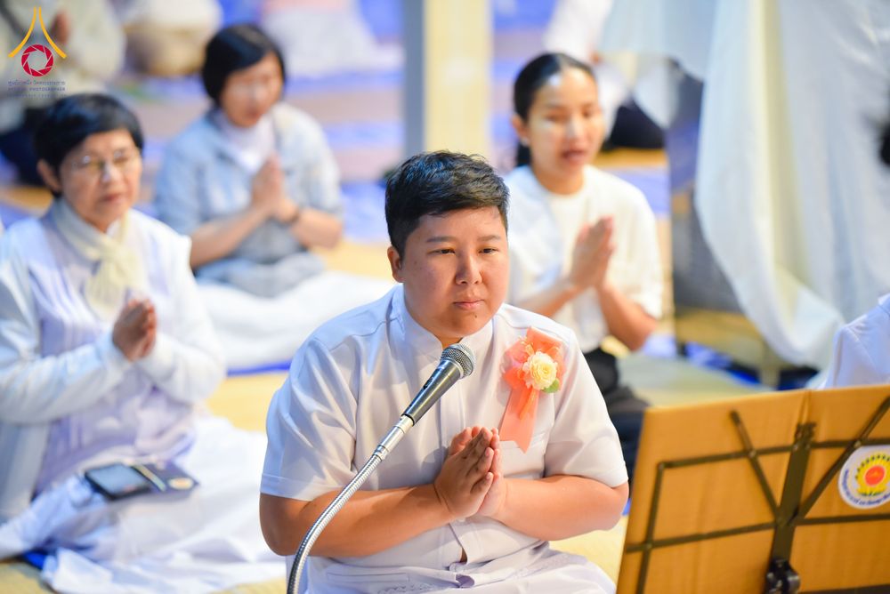 ภาพ No.292559:วันที่ 12 มกราคม พ.ศ. 2569 พิธีถวายภัตตาหารเป็นสังฆทาน แด่พระธรรมยาตรา ณ อนุสรณ์สถานมหาวิหารพระมงคลเทพมุนี (โลตัสแลนด์) อ.สองพี่น้อง จ.สุพรรณบุรี ในโครงการธรรมยาตรา กตัญญูบูชา มหาปูชนียาจารย์ พระมงคลเทพมุนี(สด จนฺทสโร) พระผู้ปราบมาร อนุสรณ์สถาน 7 แห่ง ปี