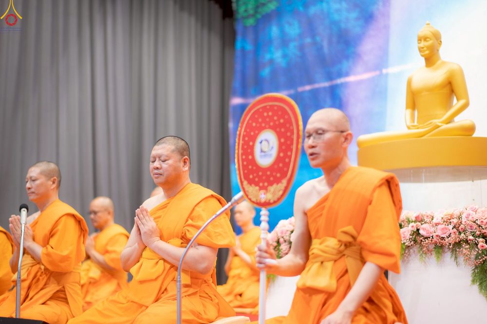 ภาพ No.256055:วันที่ 12 ตุลาคม พ.ศ. 2568 พิธีทอดกฐินวัดพระธรรมกายสวิตเซอร์แลนด์  ณ หอประชุมโรงเรียน Obergoldbach เมือง Bern ประเทศสวิตเซอร์แลนด์