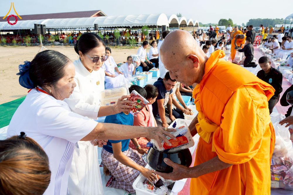 ภาพ No.230169:วันเสาร์ที่ 28 มิถุนายน พ.ศ. 2568 พิธีถวายสังฆทาน 323 วัด 4 จังหวัดชายแดนใต้ ปีที่ 21 ครั้งที่ 178 พิธีมอบกองทุนหนุนแรงใจช่วยครูใต้ ปีที่ 18 ครั้งที่ 142 ณ ศูนย์อบรมเยาวชนจังหวัดปัตตานี