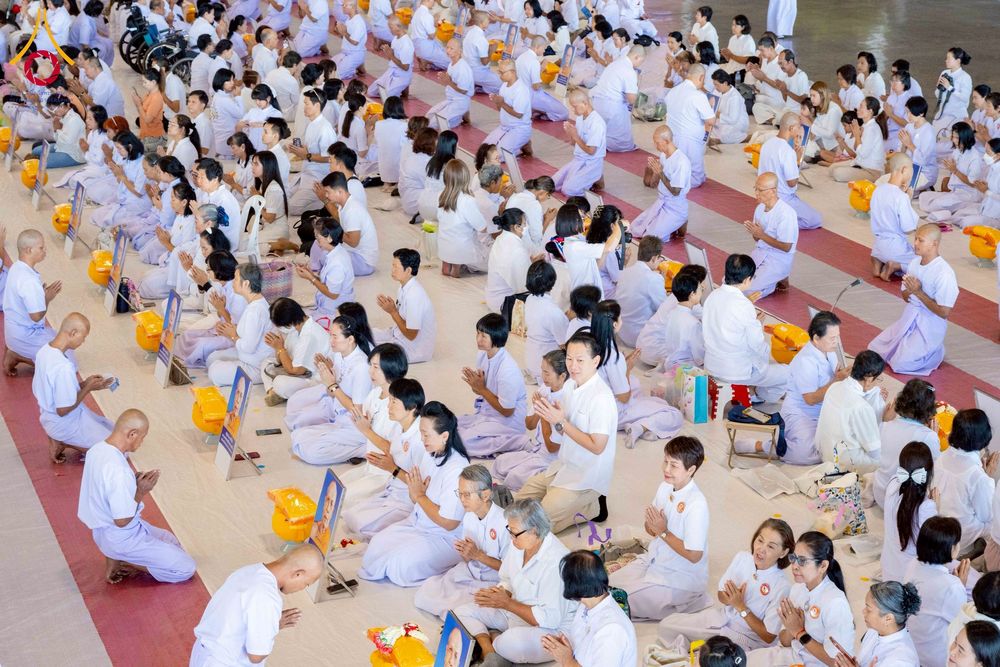 ภาพ No.277409:วันเสาร์ที่ 6 ธันวาคม พ.ศ. 2568 พิธีบรรพชาอุปสมบทและพิธีถวายบาตร โครงการอุปสมบทบูชาธรรมมหาปูชนียาจารย์ ประจำปี พ.ศ.2568 โครงการบวชพระนานาชาติ AEC และ WAB รุ่น CEO (นักบริหาร) รุ่นที่ 5 ณ โบสถ์พระไตรปิฏก วัดพระธรรมกาย