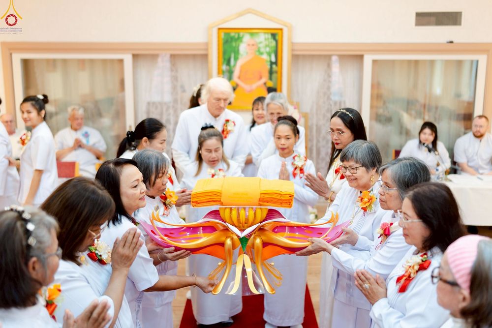 ภาพ No.254107:วันที่ 12 ตุลาคม พ.ศ. 2568 พิธีทอดกฐินวัดพระธรรมกายบูโรส ประเทศสวีเดน