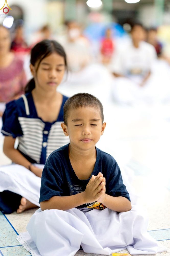 ภาพ No.235412:วันที่ 30-31 กรกฎาคม พ.ศ. 2568 วัดพระธรรมกาย มูลนิธิธรรมกาย ร่วมกับศูนย์ส่งเสริมศีลธรรมจังหวัดสุรินทร์ เปิดศูนย์พักพิงชั่วคราวเพื่อช่วยเหลือประชาชน ผู้อพยพจากเหตุปะทะกันตามแนวชายแดน ไทย-กัมพูชา ตั้งแต่วันที่ 24 กรกฎาคม พ.ศ.2568 เป็นต้นไป