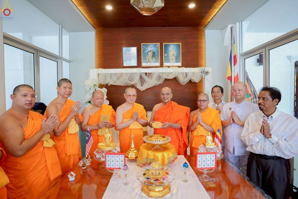 ภาพ No.245028:วันที่ 30-31 สิงหาคม พ.ศ. 2568 พิธีฉลองสมโภช พระบรมสารีริกธาตุ ณ วัดพระธรรมกายกัวลาลัมเปอร์ ประเทศมาเลเซีย เพื่ออัญเชิญไปประดิษฐาน ณ วัดพุทธมหาวิหาร ประเทศศรีลังกา