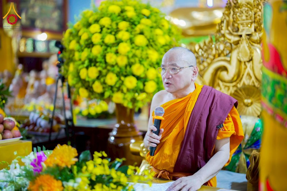 ภาพ No.274125:วันที่ 23 พฤศจิกายน พ.ศ. 2568 ประธานมูลนิธิธรรมกาย ถวายปัจจัยสมทบกฐินแด่ วัดเทียนเวียนเฟื้อกเซิน ศูนย์วิปัสสนาที่มีชื่อเสียง มากกว่า 50 ปีในเวียดนาม