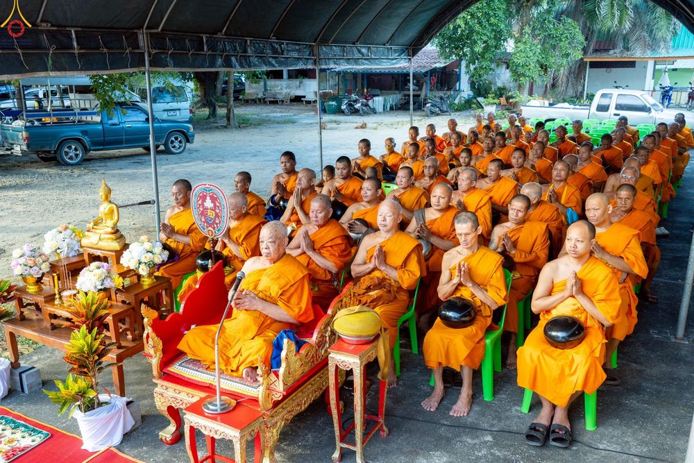 ภาพ No.234395:วันพฤหัสบดีที่ 24 กรกฎาคม พ.ศ. 2568 พิธีถวายสังฆทานแก่คณะสงฆ์ 323 วัด , พิธีมอบกองทุนหนุนแรงใจช่วยครูใต้ , พิธีทำบุญส่วนกุศลแด่ผู้วายชนม์ ในเหตุการณ์ความไม่สงบ 4 จังหวัด ชายแดนภาคใต้ (ปัตตานี , ยะลา , นราธิวาส , สงขลา) ปีที่ 21 ครั้งที่ 179 ณ วัดเวฬุวัน 