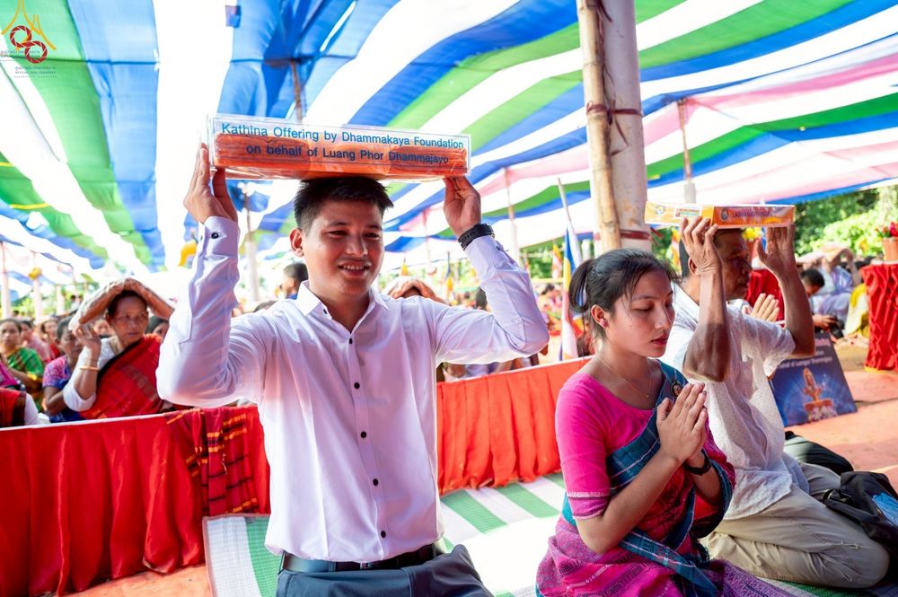 ภาพ No.261651:วันที่ 19 ตุลาคม พ.ศ. 2568 พิธีทอดกฐินสมทบ วัดกัลยาณมิตรต่างประเทศ บูชาธรรม 81 ปี หลวงพ่อธัมมชโย ณ วัดสารนาถ เมืองคาร์การชารี ประเทศบังกลาเทศ 