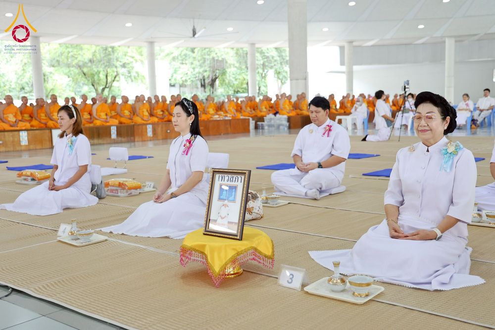 ภาพ No.243857:วันที่ 6 กันยายน พ.ศ. 2568 พิธีถวายภัตตาหารเมนูสวรรค์ เพื่อการบรรลุธรรม ณ หอฉันคุณยายอาจารย์ฯ วัดพระธรรมกาย