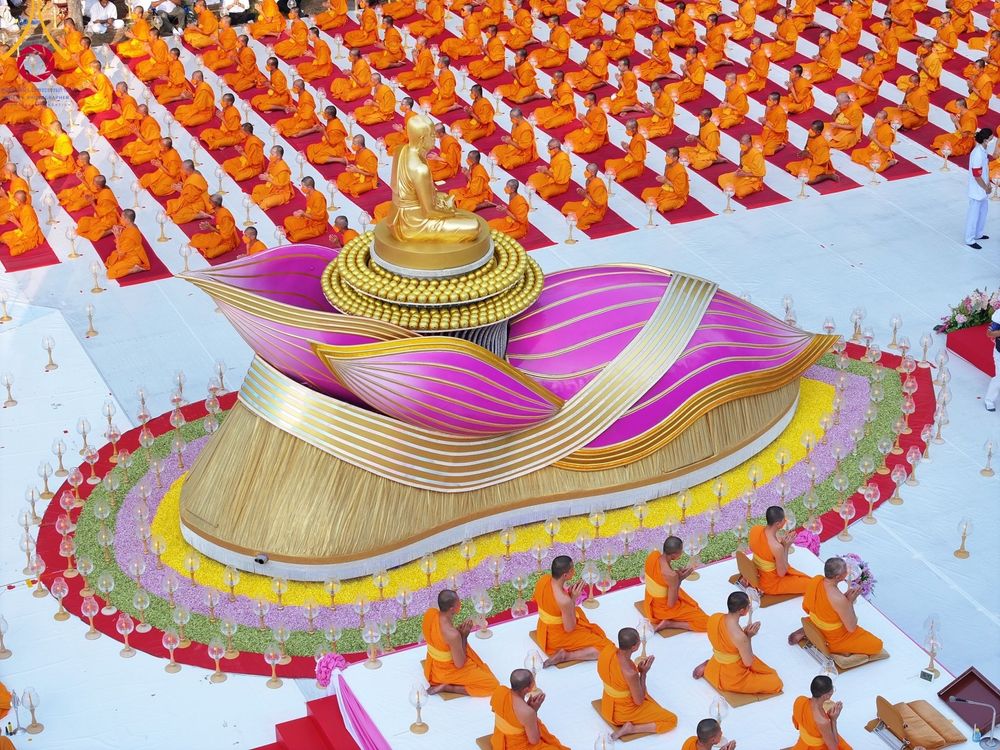 ภาพ No.107131:พิธีจุดประทีปถวายเป็นพุทธบูชา และบูชาธรรมมหาปูชนียาจารย์ ในโครงการธรรมยาตรากตัญญูบูชา มหาปูชนียาจารย์ พระมงคลเทพมุนี(สด จนฺทสโร) พระผู้ปราบมาร  อนุสรณ์สถาน 7 แห่ง ปีที่ 12  วันที่ 6 มกราคม พ.ศ. 2567 ณ อนุสรณ์สถานมหาวิหารพระมงคลเทพมุนี อ.สองพี่น้อง จ.สุพร