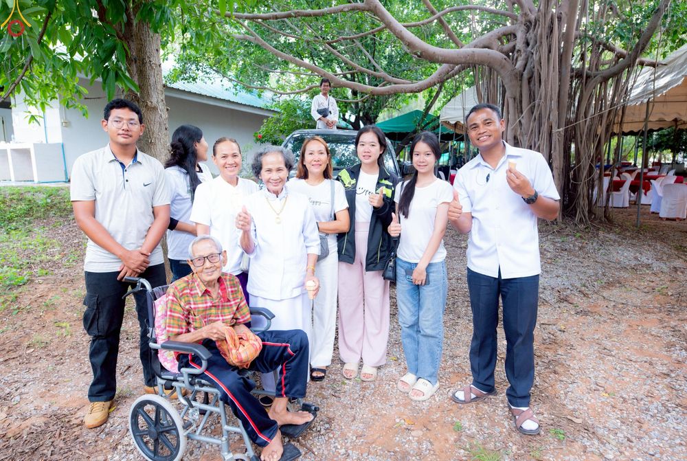 ภาพ No.260215:วันอาทิตย์ที่ 19 ตุลาคม พ.ศ. 2568 พิธีทอดกฐินสามัคคี  ณ ศูนย์ปฏิบัติธรรมและศูนย์อบรมเยาวชนเพชรบุรี  ต.ท่าแลง อ.ท่ายาง จ.เพชรบุรี