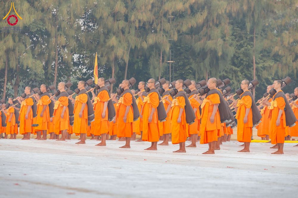 ภาพ No.191701:พระธรรมยาตราปฏิบัติธรรม และถ่ายภาพหมู่ประวัติศาสตร์ ณ อนุสรณ์สถานคลองบางนางแท่น อ.สามพราน จ.นครปฐม ในโครงการธรรมยาตรา กตัญญูบูชา มหาปูชนียาจารย์ พระมงคลเทพมุนี(สด จนฺทสโร) พระผู้ปราบมาร อนุสรณ์สถาน 7 แห่ง ปีที่ 13 วันที่ 8 มกราคม พ.ศ. 2568