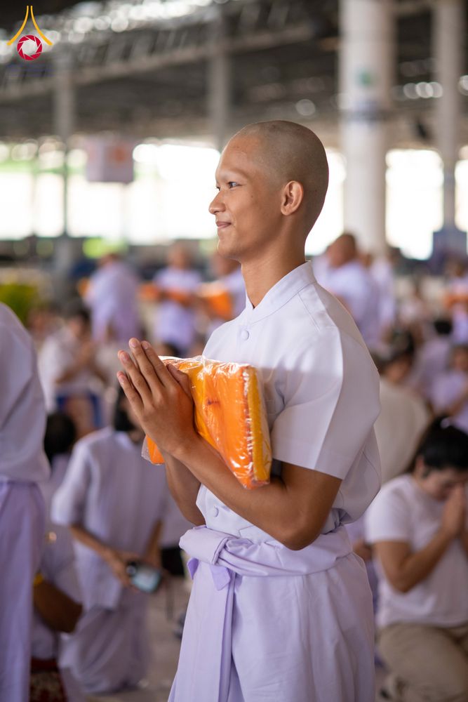 ภาพ No.321328:วันเสาร์ที่ 11 เมษายน พ.ศ.2569 พิธีขอขมาและมอบผ้าไตร โครงการอุปสมบทหมู่ บูชาธรรมหลวงพ่อธัมมชโย พ.ศ.2569 โครงการอุปสมบทหมู่ธรรมทายาท ระดับอุดมศึกษา รุ่น 53 (ภาคฤดูร้อน) ณ วัดพระธรรมกาย ปทุมธานี