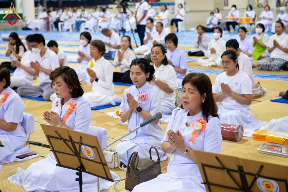 ภาพ No.303866:วันที่ 28 มกราคม พ.ศ. 2569 พิธีถวายภัตตาหารเป็นสังฆทาน แด่พระธรรมยาตรา ณ วัดพระธรรมกาย  จังหวัดปทุมธานี ในโครงการธรรมยาตรา กตัญญูบูชา มหาปูชนียาจารย์ พระมงคลเทพมุนี(สด จนฺทสโร) พระผู้ปราบมาร อนุสรณ์สถาน 7 แห่ง ปีที่ 14