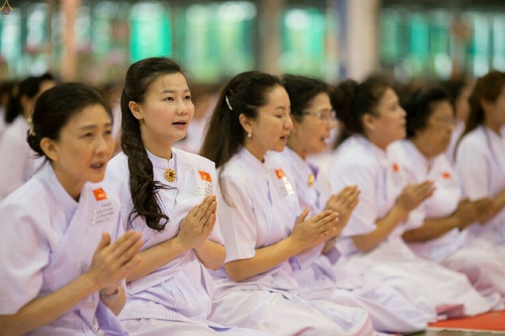 ภาพ No.23526:ประมวลภาพโครงการบวชผู้นำอุบาสิกาแก้ว 1 ล้านคนกตัญญูบูชา เนื่องในวันวิสาขบูชา