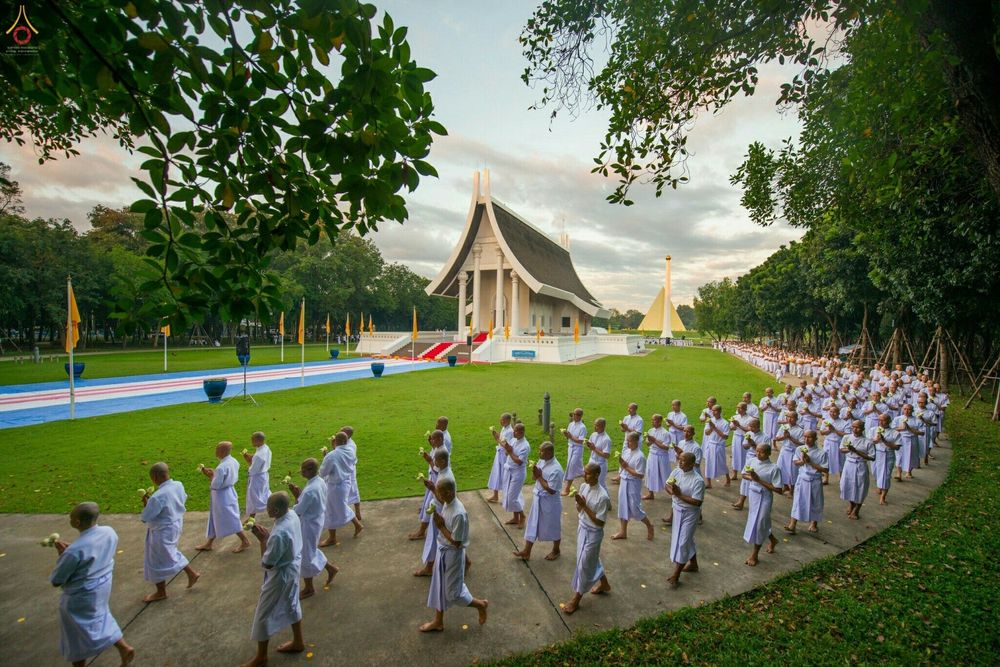 ภาพ No.27199:พิธีบรรพชาอุปสมบทหมู่นาคธรรมทายาทบูชาธรรมพระราชภาวนาจารย์เพื่อน้อมถวายเป็นพระราชกุศล