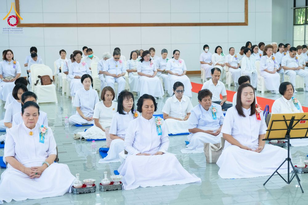 ภาพ No.278498:วันพุธที่ 10 ธันวาคม พ.ศ.2568  พิธีทอดผ้าป่าเพื่อสนับสนุนโครงการตักบาตรพระ 10,000 รูป เมืองกาญจนบุรี ณ อาคารปลูกศรัทธา วัดพระธรรมกาย