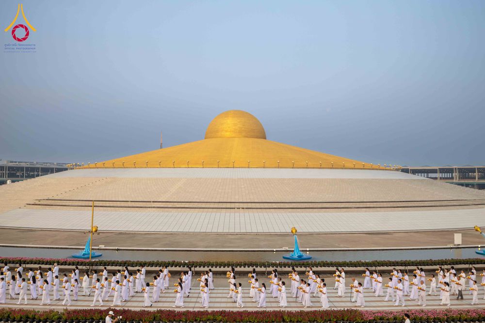 ภาพ No.319387:วันเสาร์ที่ 4 เมษายน พ.ศ.2569 พิธีขอขมา มอบผ้าไตร และถวายบาตรแด่นาคธรรมทายาท ในโครงการบรรพชาสามเณรฟื้นฟูพระพุทธศาสนาทั่วไทย โครงการหน่อแก้วเปรียญธรรม รุ่นที่ 14 โครงการสามเณรยุวธรรมทายาท รุ่นที่ 34 โครงการสามเณรมัชฌิมธรรมทายาท รุ่นที่ 30 ณ สภาธรรมกายสากล