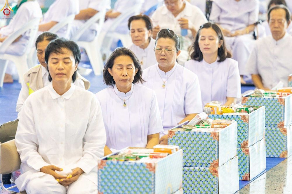 ภาพ No.345342:วันพฤหัสบดีที่ 27 สิงหาคม พ.ศ.2569 พิธีตักบาตรในวันธรรมชัย ณ สภาธรรมกายสากล วัดพระธรรมกาย ปทุมธานี