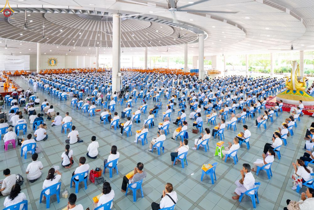 ภาพ No.337499:วันจันทร์ที่ 29 มิถุนายน พ.ศ.2569 (วันพระขึ้น 15 ค่ำ เดือน 8) พิธีบุพเปตพลี ครั้งที่ 184 ณ หอฉันคุณยายอาจารย์ฯ  พิธีสวดธัมมจักกัปปวัตนสูตร ครบ 8,495,000,000 จบ ณ มหาวิหารคด วัดพระธรรมกาย