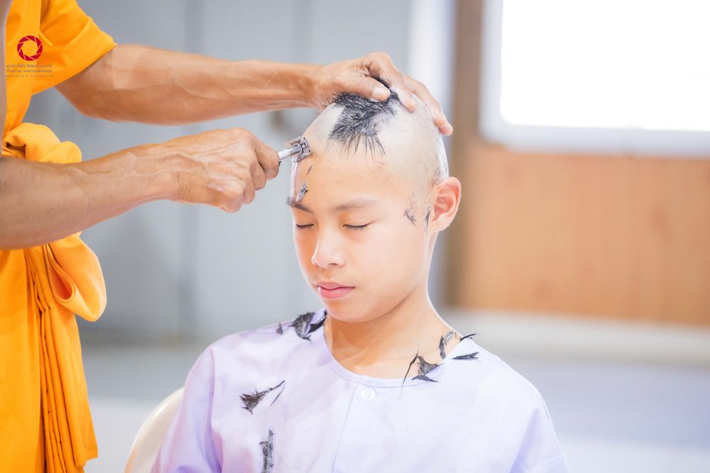 ภาพ No.317447:วันอาทิตย์ ที่ 29 มีนาคม พ.ศ.2569  พิธีปลงผม , พิธีขอขมามอบบาตรและผ้าไตร , พิธีบรรพชา ณ ศูนย์ปฏิบัติธรรมสมุทรปราการ จำนวน 42 รูป