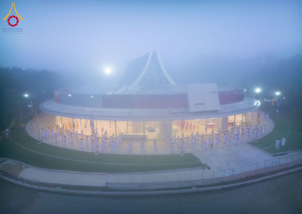 ภาพ No.298046:วันเสาร์ที่ 17 มกราคม พ.ศ. 2569 พิธีบรรพชาอุปสมบท โครงการอุปสมบทหมู่ บูชาธรรมครบ 117 ปี คุณยายอาจารย์มหารัตนอุบาสิกาจันทร์ ขนนกยูง  ณ อุโบสถพระไตรปิฎก วัดพระธรรมกาย