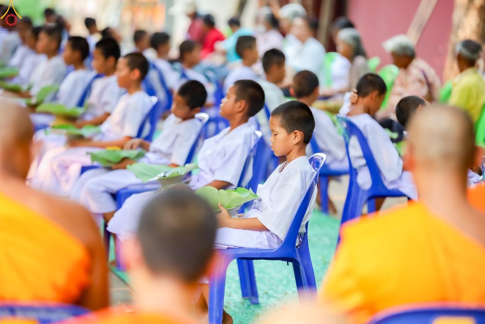 ภาพ No.317940:วันพฤหัสบดีที่ 2 เมษายน พ.ศ.2569 พิธีปลงผม , พิธีขอขมามอบบาตรและผ้าไตร , พิธีบรรพชาสามเณร จำนวน 28 รูป   ณ วัดโซกเป็ดอภิญญาโณ ต.เมืองเก่า อ.เมือง จ.สุโขทัย