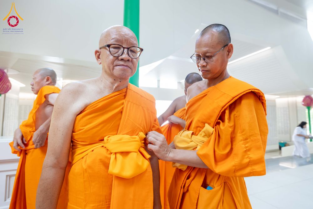 ภาพ No.321383:วันเสาร์ที่ 11 เมษายน พ.ศ.2569 พิธีขอบรรพชา พิธีขอสรณคมณ์และศีล, พิธีถวายบาตร พิธีอุปสมบท โครงการอุปสมบทหมู่ บูชาธรรมหลวงพ่อธัมมชโย พ.ศ.2569 โครงการอุปสมบทหมู่ธรรมทายาท ระดับอุดมศึกษา รุ่น 53 (ภาคฤดูร้อน) ณ วัดพระธรรมกาย ปทุมธานี