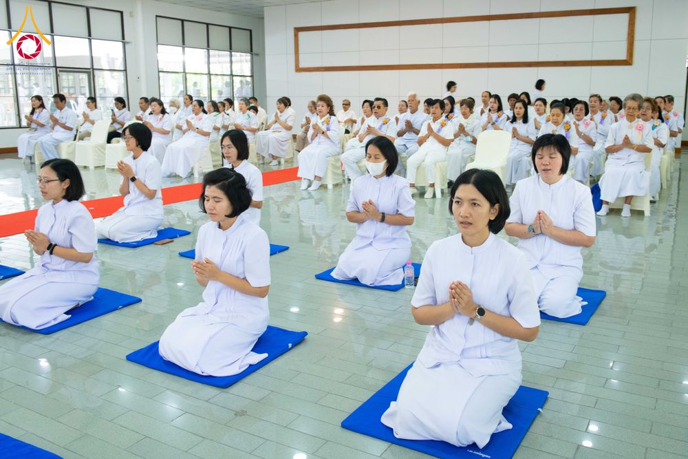 ภาพ No.278419:วันพุธที่ 10 ธันวาคม พ.ศ.2568  พิธีทอดผ้าป่าเพื่อสนับสนุนโครงการตักบาตรพระ 10,000 รูป เมืองกาญจนบุรี ณ อาคารปลูกศรัทธา วัดพระธรรมกาย