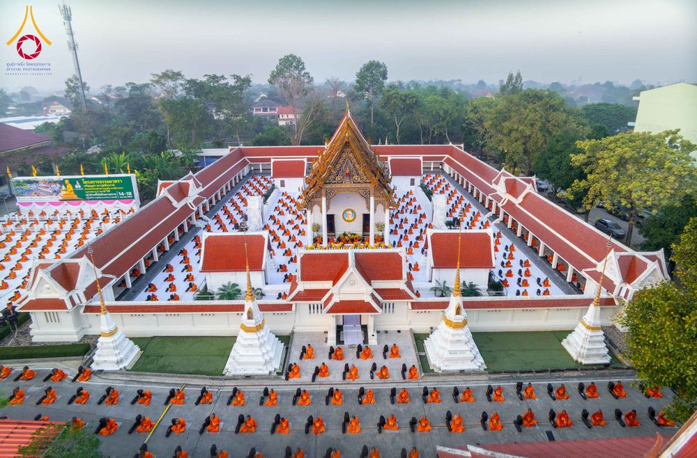 ภาพ No.297333:วันที่ 15 มกราคม พ.ศ.2569 พระธรรมยาตราปฏิบัติธรรมและถ่ายภาพหมู่ประวัติศาสตร์ อนุสรณ์สถานลำดับที่ 4 สถานที่เกิดด้วยกายธรรม  ณ วัดโบสถ์บน ต.บางคูเวียง จ.นนทบุรี ในโครงการธรรมยาตรา กตัญญูบูชา มหาปูชนียาจารย์ พระมงคลเทพมุนี(สด จนฺทสโร) พระผู้ปราบมาร อนุสรณ์ส