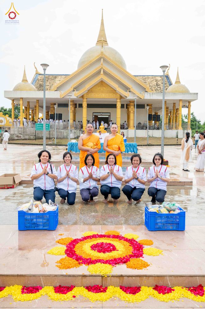 ภาพ No.347585:วันที่ 4 กันยายน พ.ศ. 2569 พิธีตักบาตรพระ โครงการบวชอุบาสก–อุบาสิกาแก้ว ณ วัดพุทธสันติวัน ธรรมชัย เมืองนาคปูร์ ประเทศอินเดีย