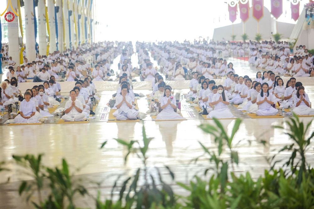 ภาพ No.151341:พิธีบูชาข้าวพระ ในวันอาทิตย์ต้นเดือน วันที่ 1 กันยายน พ.ศ. 2567 ณ สภาธรรมกายสากล วัดพระธรรมกาย