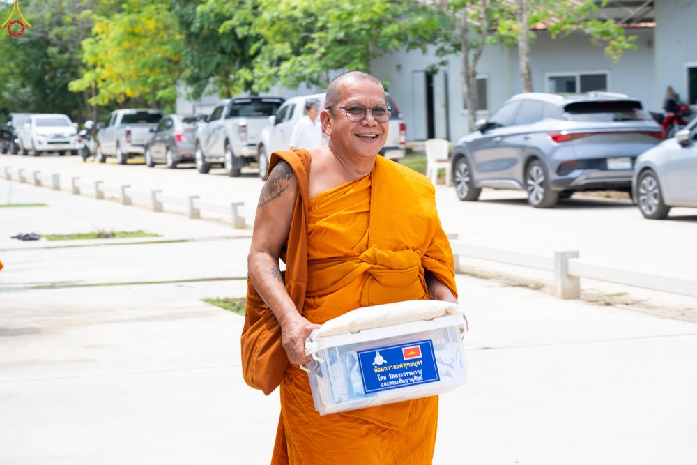 ภาพ No.328293:วันเสาร์ที่ 9 พฤษภาคม พ.ศ. 2569 พิธีตักบาตรแด่คณะสงฆ์ 323 วัด 4 จังหวัดชายแดนภาคใต้ พิธีถวายสังฆทานแด่คณะสงฆ์ 323 วัด ปีที่ 22 ครั้งที่ 185 พิธีมอบกองทุนหนุนแรงใจช่วยครูใต้ ปีที่ 19 ครั้งที่ 148 ณ ศูนย์ปฏิบัติธรรมภาคใต้