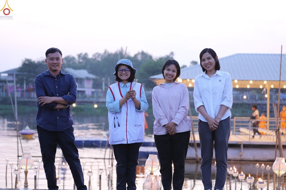 ภาพ No.306668:ภาพเบื้องหลังอาสาสมัครรวมใจ ชุดที่ 5 ในโครงการธรรมยาตรา กตัญญูบูชา มหาปูชนียาจารย์ พระมงคลเทพมุนี(สด จนฺทสโร) พระผู้ปราบมาร อนุสรณ์สถาน 7 แห่ง ปีที่ 14