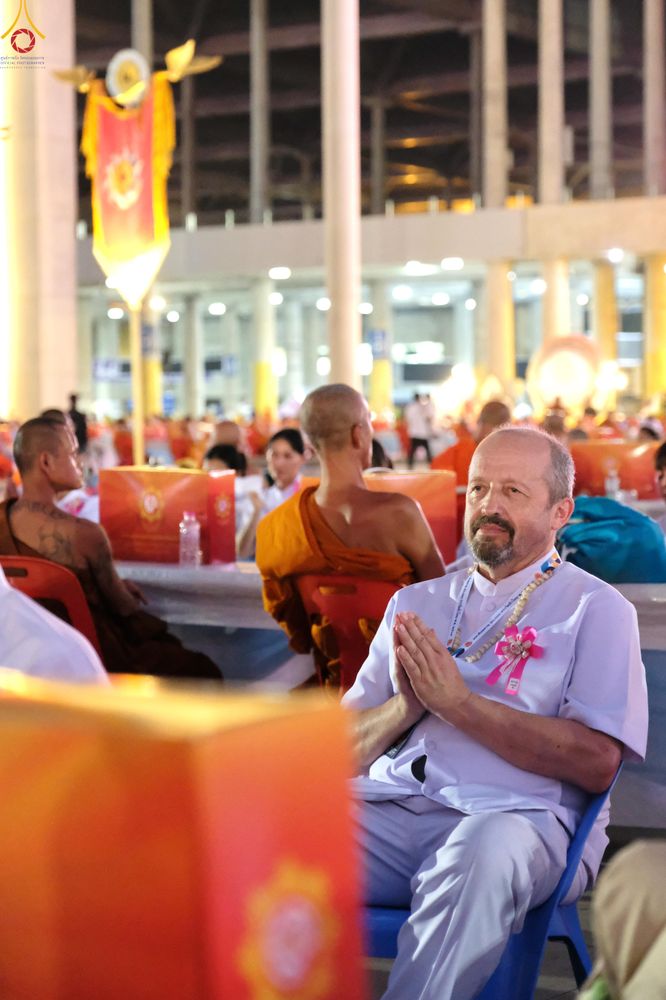 ภาพ No.324750:วันที่ 22 เมษายน พ.ศ.2569 (วันคุ้มครองโลก) บรรยากาศสาธุชน ในงานถวายมหาสังฆทาน 40,000 กว่าวัดทั่วประเทศ ณ ลานธรรม วัดพระธรรมกาย