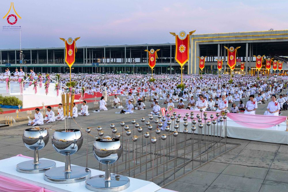 ภาพ No.312149:วันอังคารที่ 3 มีนาคม พ.ศ.2569 พิธีเวียนประทักษิณและจุดมาฆประทีป ณ ลานธรรมพระมหาธรรมกายเจดีย์ วัดพระธรรมกาย