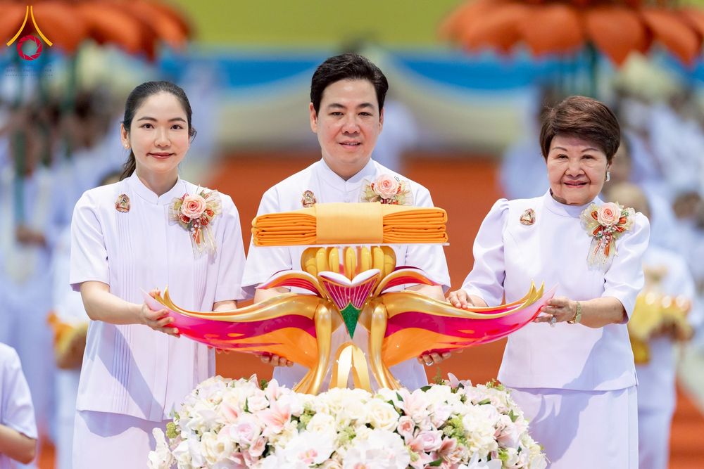 ภาพ No.264632:วันอาทิตย์ที่ 2 พฤศจิกายน พ.ศ. 2568 พิธีทอดกฐินสามัคคี ณ สภาธรรมกายสากล วัดพระธรรมกาย