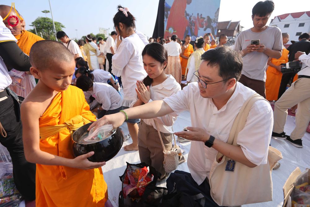 ภาพ No.312917:วันอาทิตย์ที่ 8 มีนาคม พ.ศ.2569 ทำบุญเมืองนครราชสีมา 558 ปี ตักบาตรพระ 10,000 รูป (ภาพชุดที่ 2)