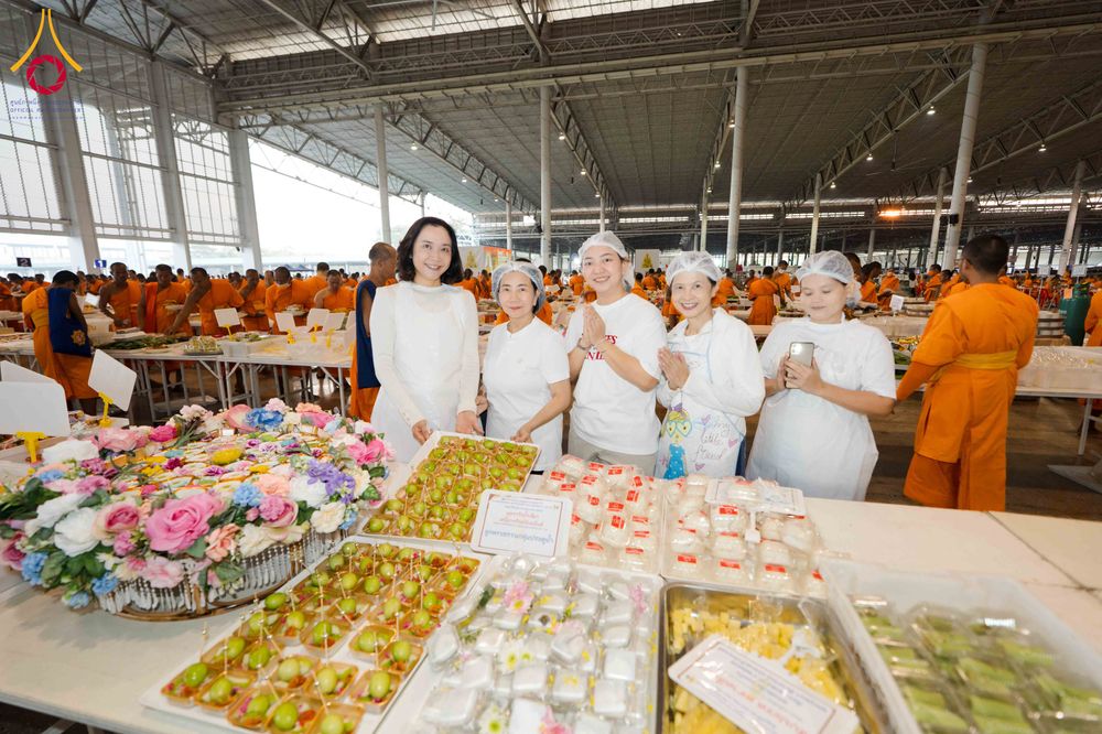 ภาพ No.306256:วันที่ 30 มกราคม พ.ศ. 2569 พิธีถวายภัตตาหารเป็นสังฆทาน แด่พระธรรมยาตรา ณ วัดพระธรรมกาย  จังหวัดปทุมธานี ในโครงการธรรมยาตรา กตัญญูบูชา มหาปูชนียาจารย์ พระมงคลเทพมุนี(สด จนฺทสโร) พระผู้ปราบมาร อนุสรณ์สถาน 7 แห่ง ปีที่ 14